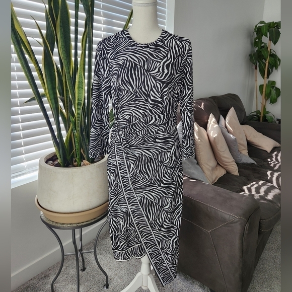 Harper 241 Zebra Pattern Long-Sleeve Wrap Front Dress. Size 6. New. - Picture 1 of 8
